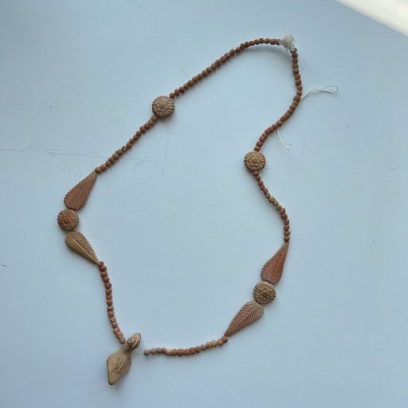 Lot, 2 shell and clay Primitive Necklaces - Picture 3 of 3